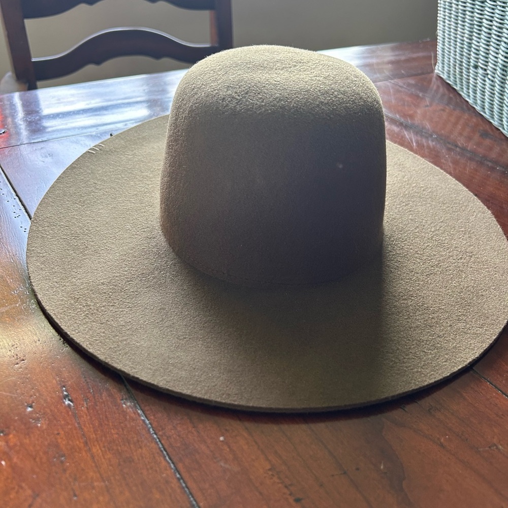 Gigi pip hat